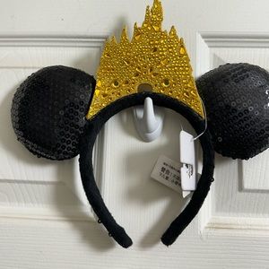Disneyland Shanghai castle ears